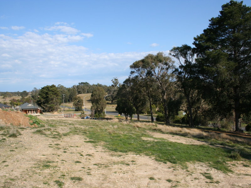 32 Dumbarton Way, Gisborne, VIC 3437