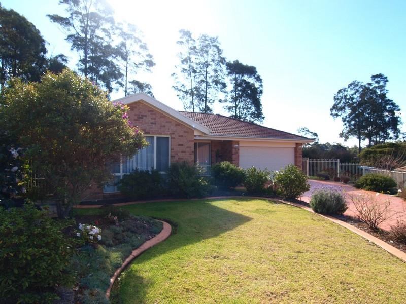 6 Banks Place, Sunshine Bay, NSW 2536 6 Banks Place, Sunshine Bay, NSW 2536