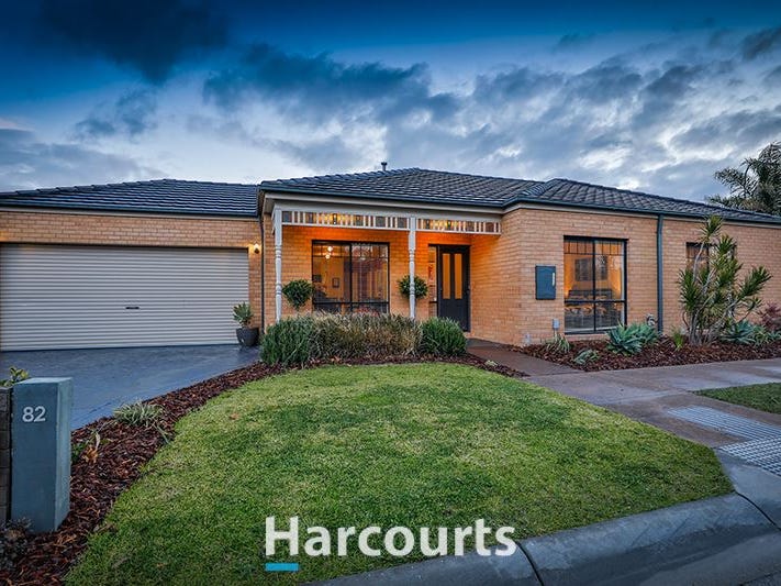 82 Shearwater Drive, Pakenham, Vic 3810 Property Details