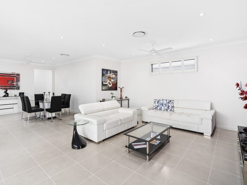 143/299 Napper Road, Arundel, Qld 4214 Property Details