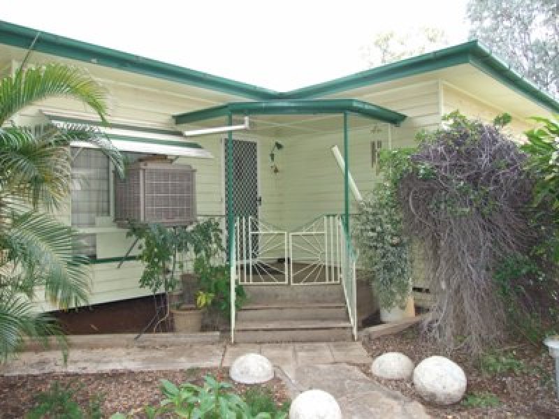 3 Shamrock Street, Blackall, QLD 4472