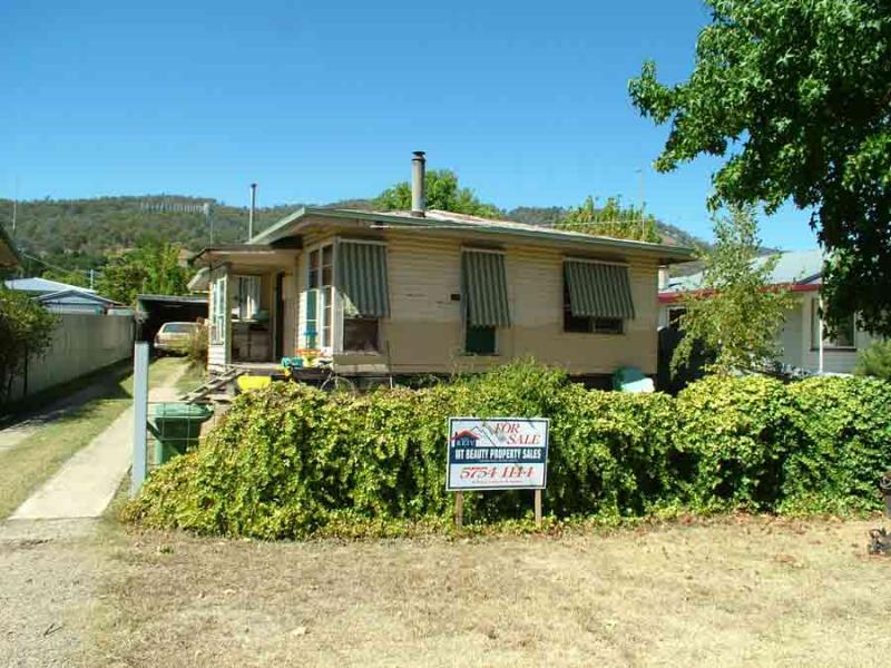 12 Simmonds Street, Mount Beauty, Vic 3699