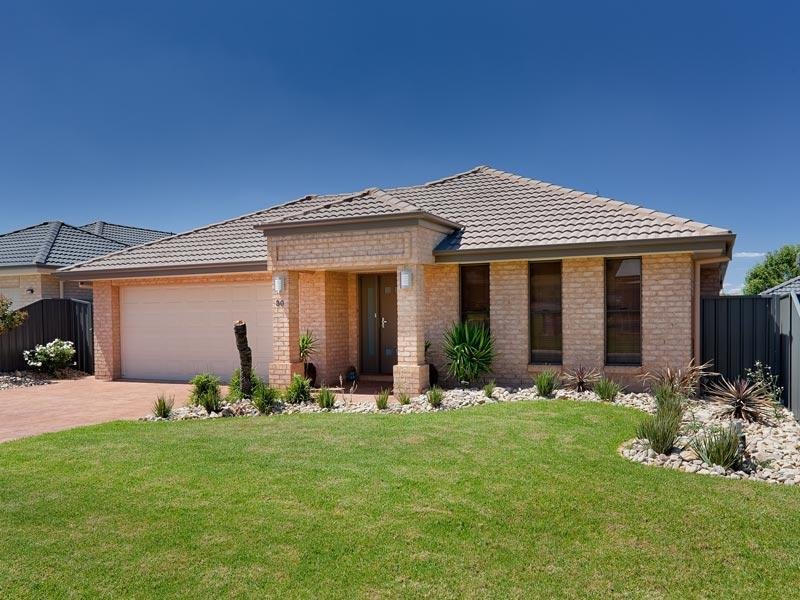30 Peards Drive, East Albury, NSW 2640