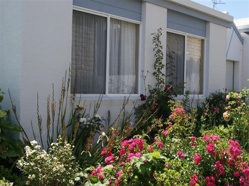 2/ 3 Scarborough Street, Inverloch, Vic 3996 Property Details