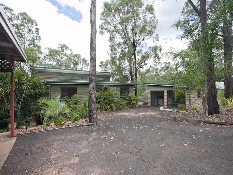 7 Clive Cresent, Withcott, Qld 4352 Property Details