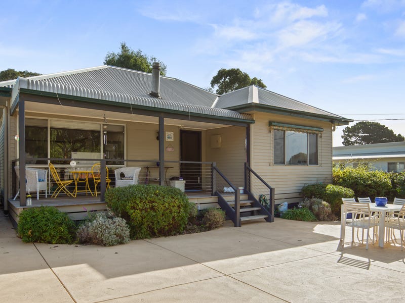 32 Scenic Drive, Cowes, Vic 3922 Property Details