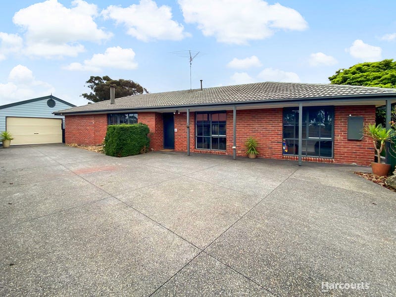 2 Kingston Avenue, Pakenham, Vic 3810 Property Details