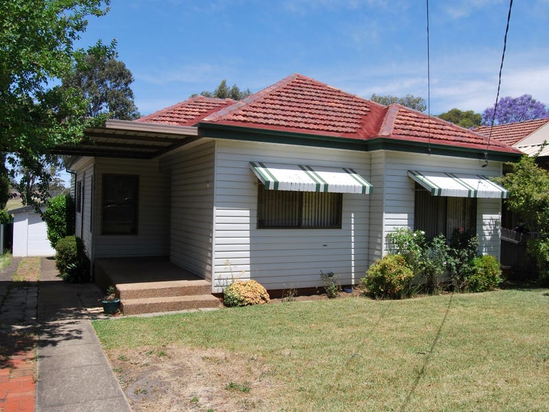 8 Leigh Avenue, Roselands, NSW 2196