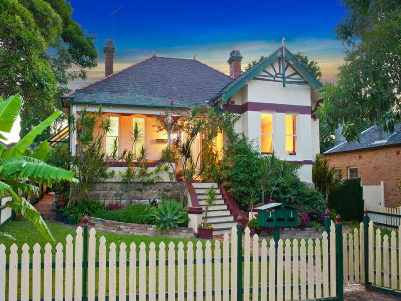 11 Fleet Street, Carlton, NSW 2218 Property Details