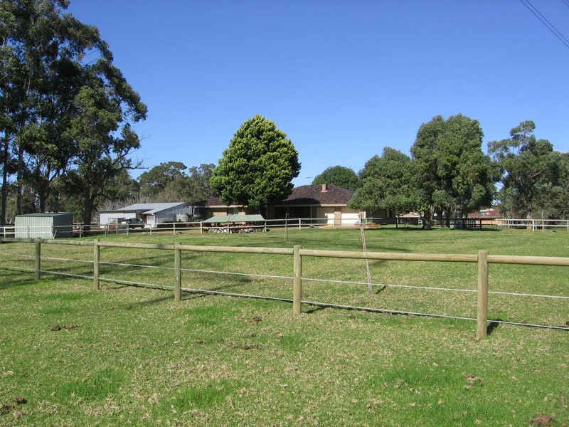 167 Mcneill Road, Champion Lakes, WA 6111