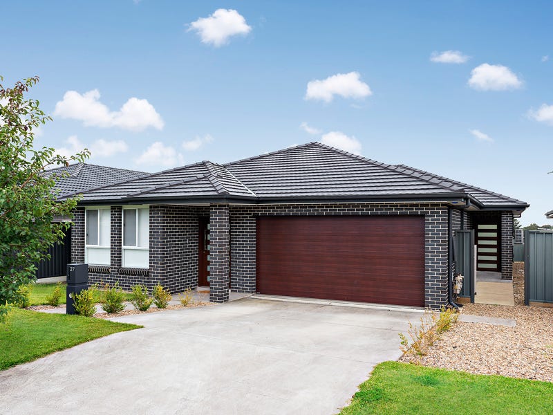 27 & 27A Highland Crescent, Thirlmere, NSW 2572 Property Details