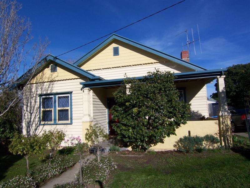 37 Maple Street, Golden Square, VIC 3555