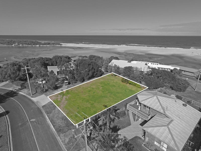 38 Lakeside Drive, Lake Tyers Beach, VIC 3909