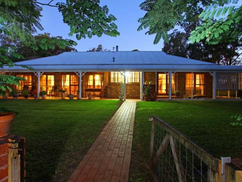 6 Derwent Avenue, Helensvale, Qld 4212 Property Details