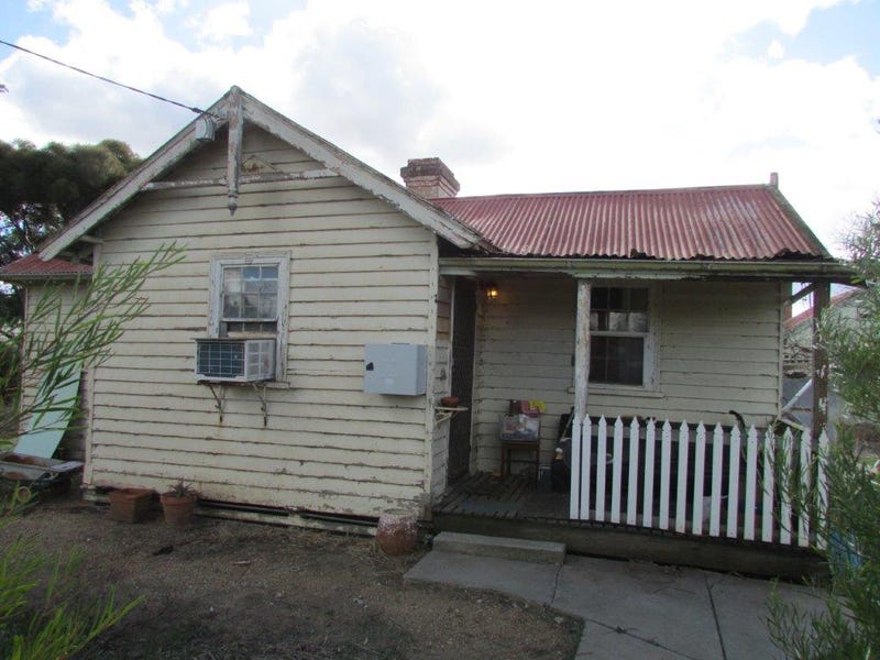 13 Molyneaux Street, Warracknabeal, Vic 3393 House for Sale