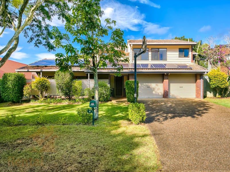 8 Halmore Place, Chapel Hill, QLD 4069