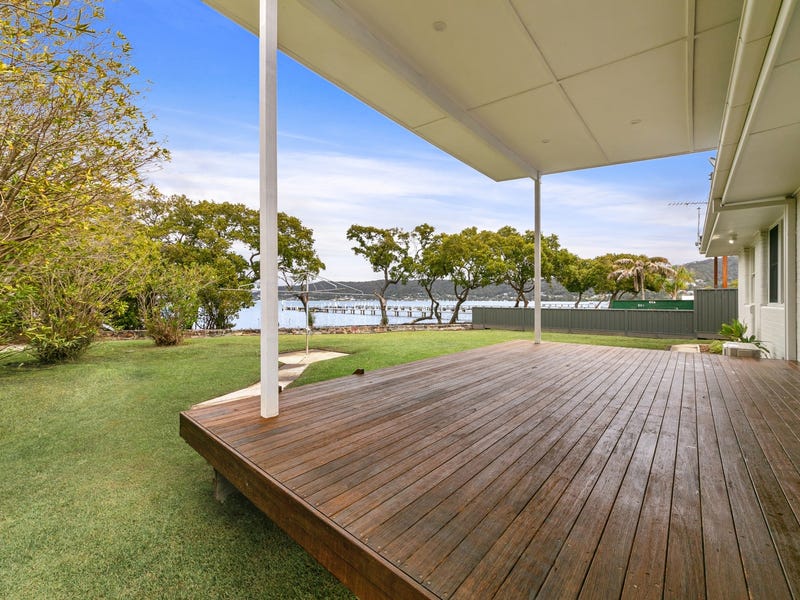 19 Noonan Point Avenue, Point Clare, NSW 2250