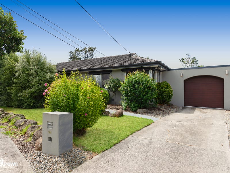 38 Larnook Cres, Mooroolbark, VIC 3138 - realestate.com.au