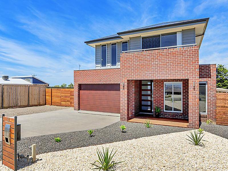 27 Dryden Way, Highton, VIC 3216