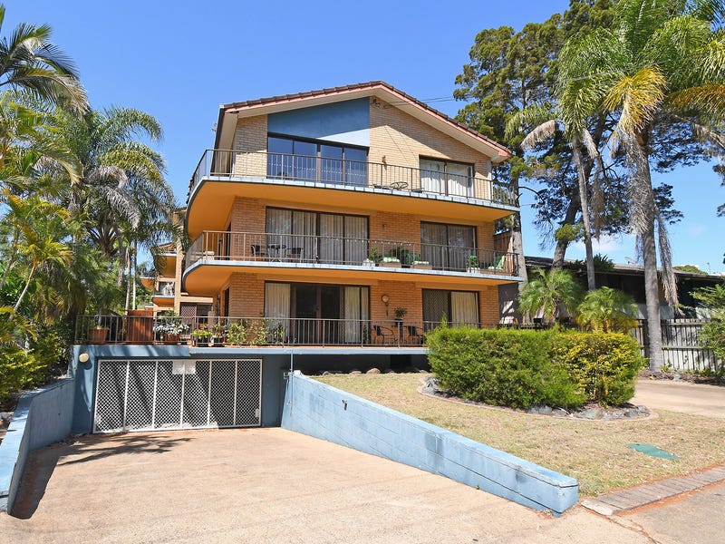 2/394 Esplanade, Torquay, Qld 4655