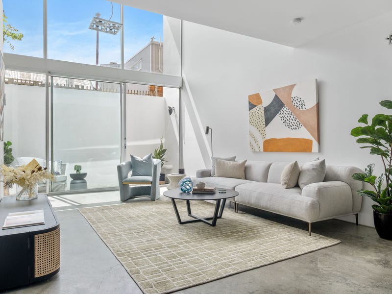 Real Estate & Property for Auction in Melbourne, VIC 3000 (+3 locations