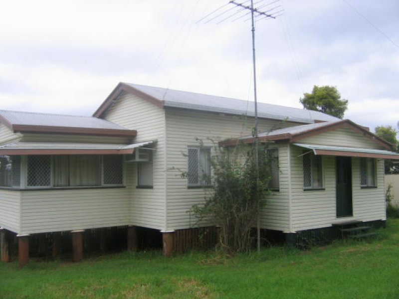 24 Davies Street, Yarraman, QLD 4614