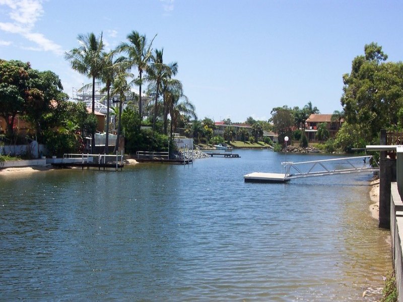 5 Lakeland Key, Broadbeach Waters, QLD 4218
