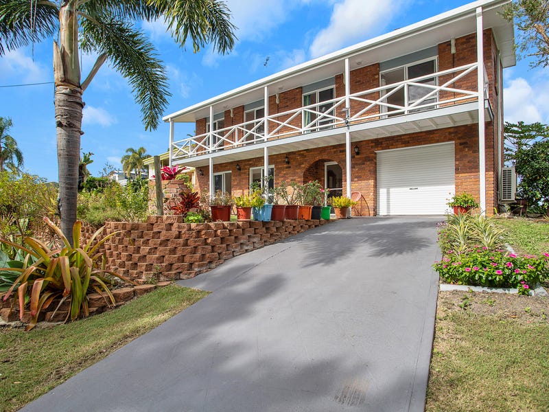 2 Antoney Lane, Sarina Beach, QLD 4737