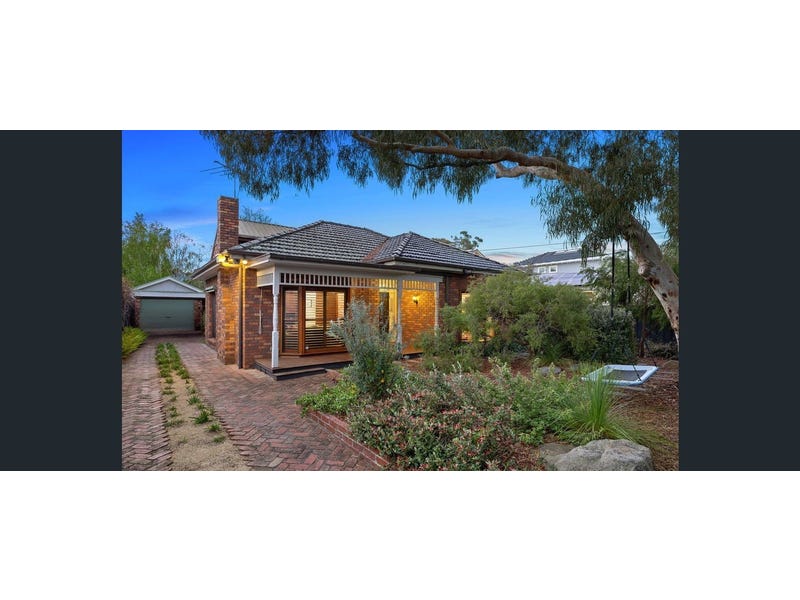 15 Raynes Park Road, Hampton, VIC 3188