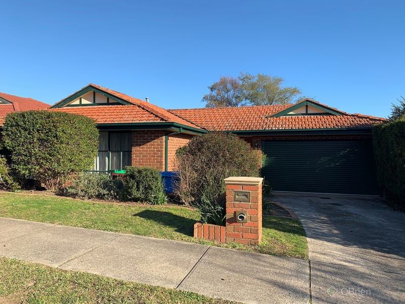 11 Millgrove Way, Berwick, VIC 3806