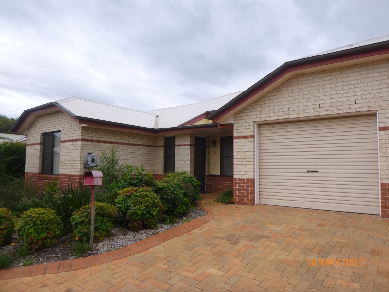 7/32 Tessmanns Road, Kingaroy, QLD 4610