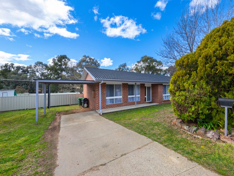 10 Curnow Place, Chisholm, ACT 2905 Property Details