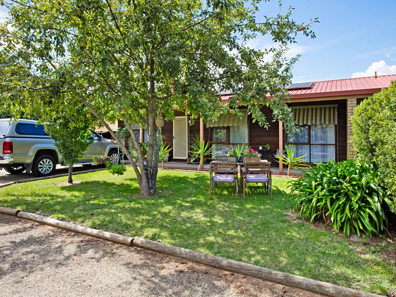 2/9 Seamer Street, Porepunkah, Vic 3740 Property Details