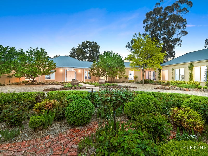 106 Rodger Road, Panton Hill, Vic 3759