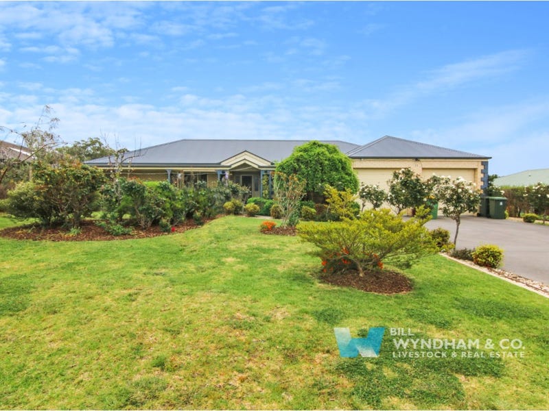 12 Tamhaven Drive, Swan Reach, VIC 3903