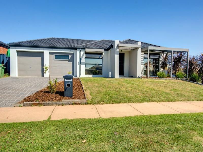 73 The Parkway, Pakenham, Vic 3810 Property Details