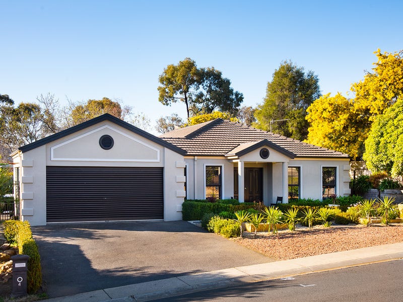 4 Golden Glade, Strathdale, Vic 3550 Property Details