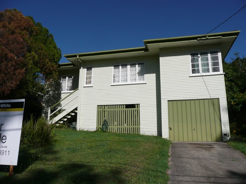 27 Esmonde Place, Coorparoo, Qld 4151 Property Details