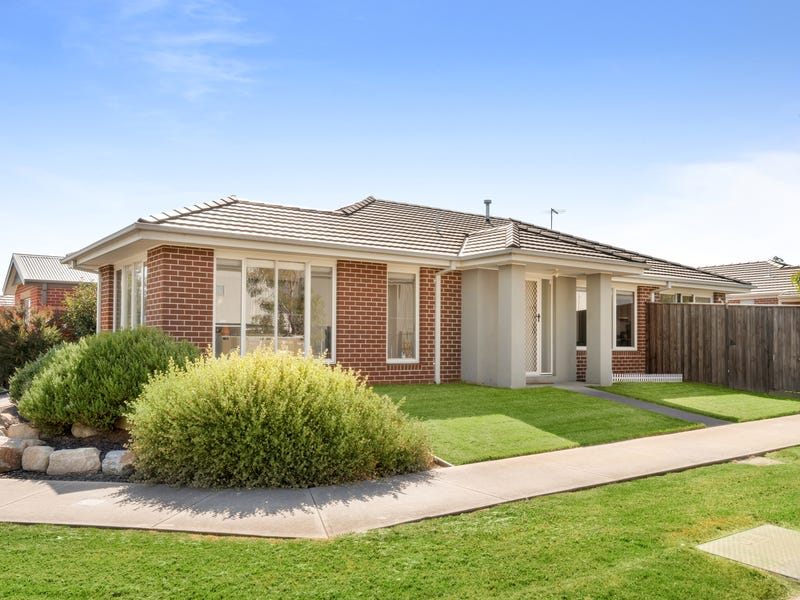 17 Merlot Road, Pakenham, Vic 3810 House for Sale