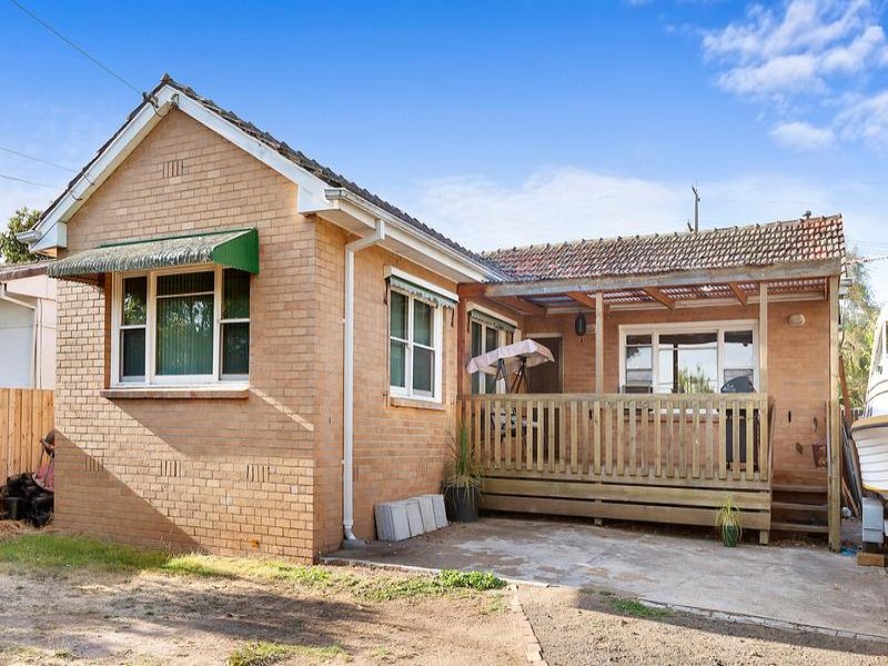 8 Dunvegan Crescent, Macleod, Vic 3085 Property Details