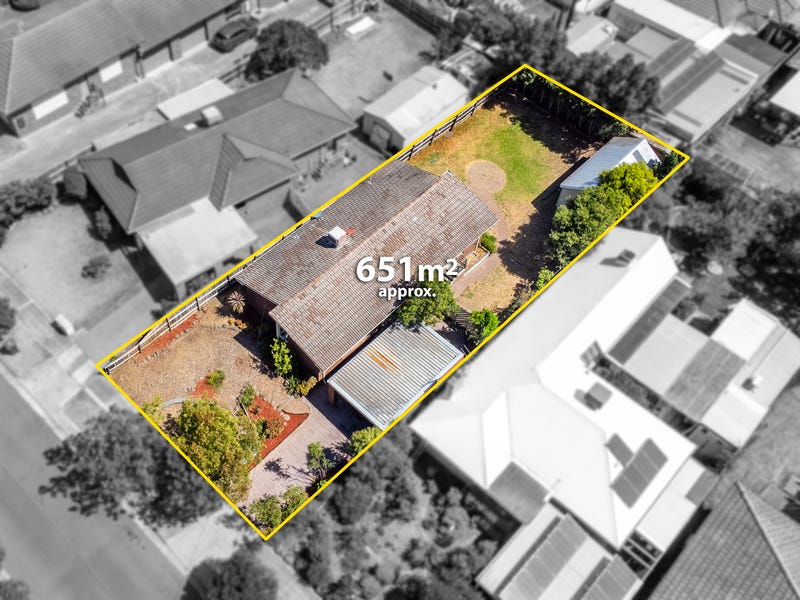 7 Field Street, Craigieburn, VIC 3064 - realestate.com.au