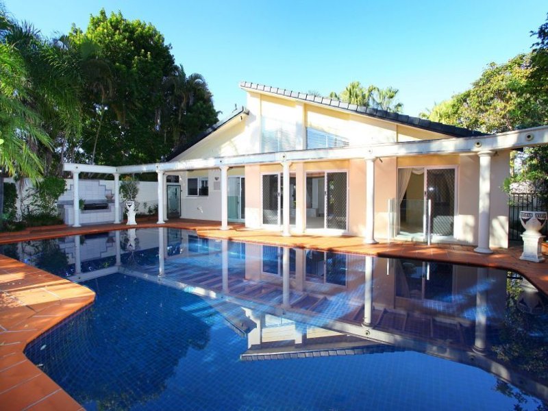 9 McCleary Street, Sorrento, Bundall, Qld 4217 Property Details