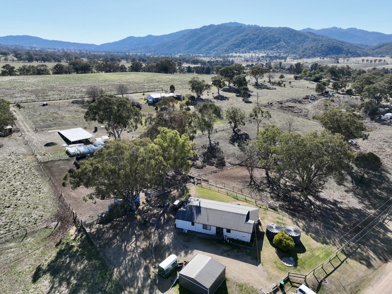 7 Bourke Street, Blandford, NSW 2338 House for Sale