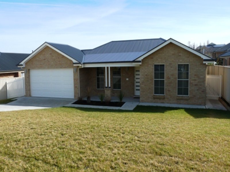 5 Douglas Court, Kelso, NSW 2795