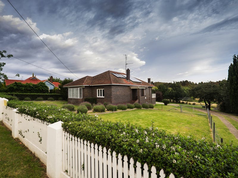 3 Bridge St, Uralla, NSW 2358 Property Details