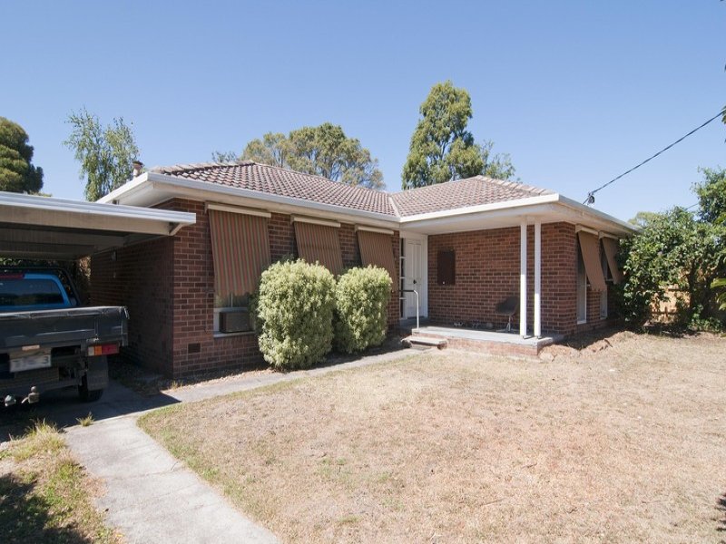 8 Pembroke Road, Mooroolbark, Vic 3138 Property Details