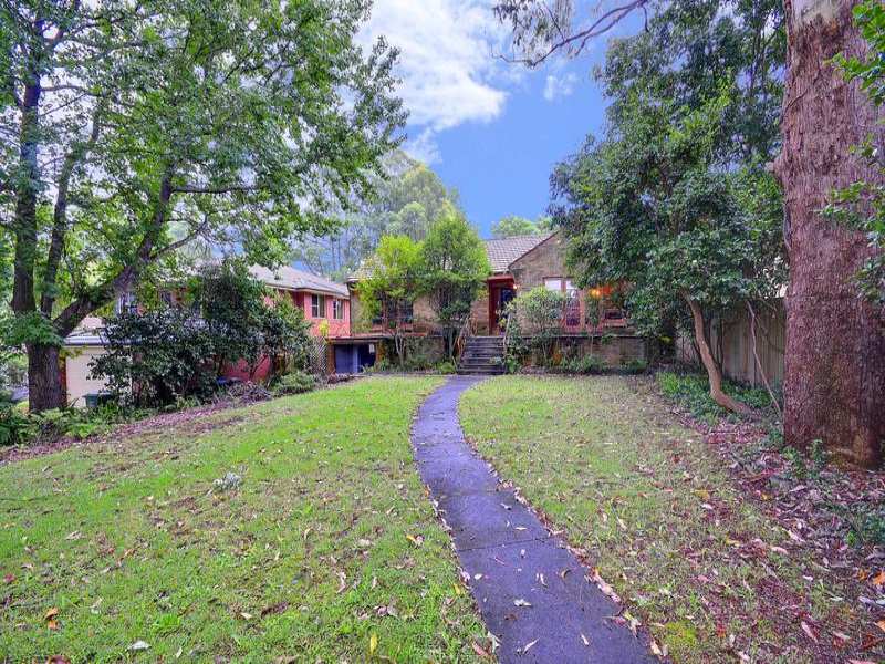 36 Hampden Avenue, Wahroonga, NSW 2076 Property Details