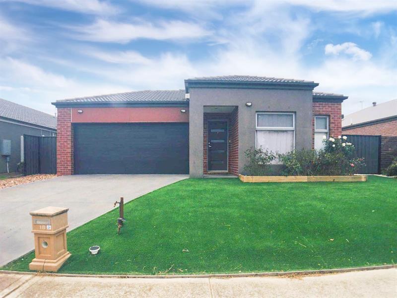 18 Waterhaven Boulevard, Point Cook, VIC 3030