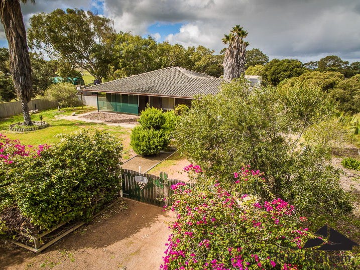 8 polo road deepdale wa