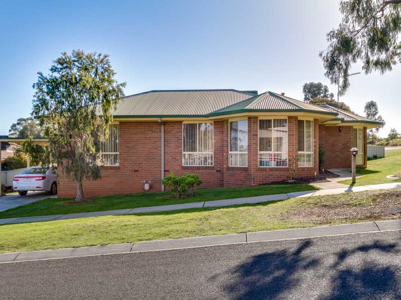 13 Cross Street, Kangaroo Flat, VIC 3555